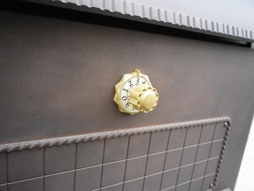 郵便受けポスト　ユーロバッグ　ダイアル式鍵